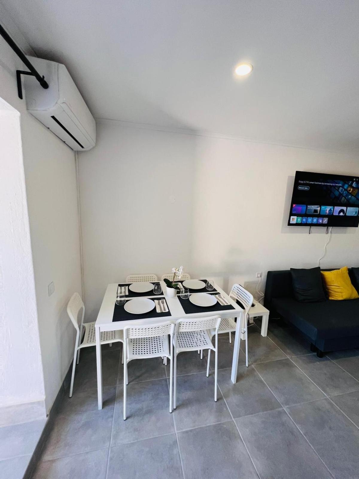 Big Studio Na Rua Da Oura, *