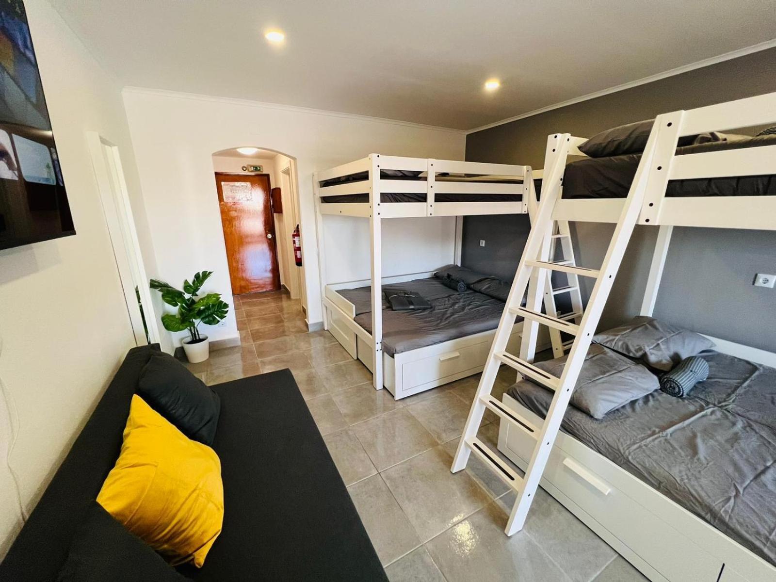 Big Studio Na Rua Da Oura, Apartamento *