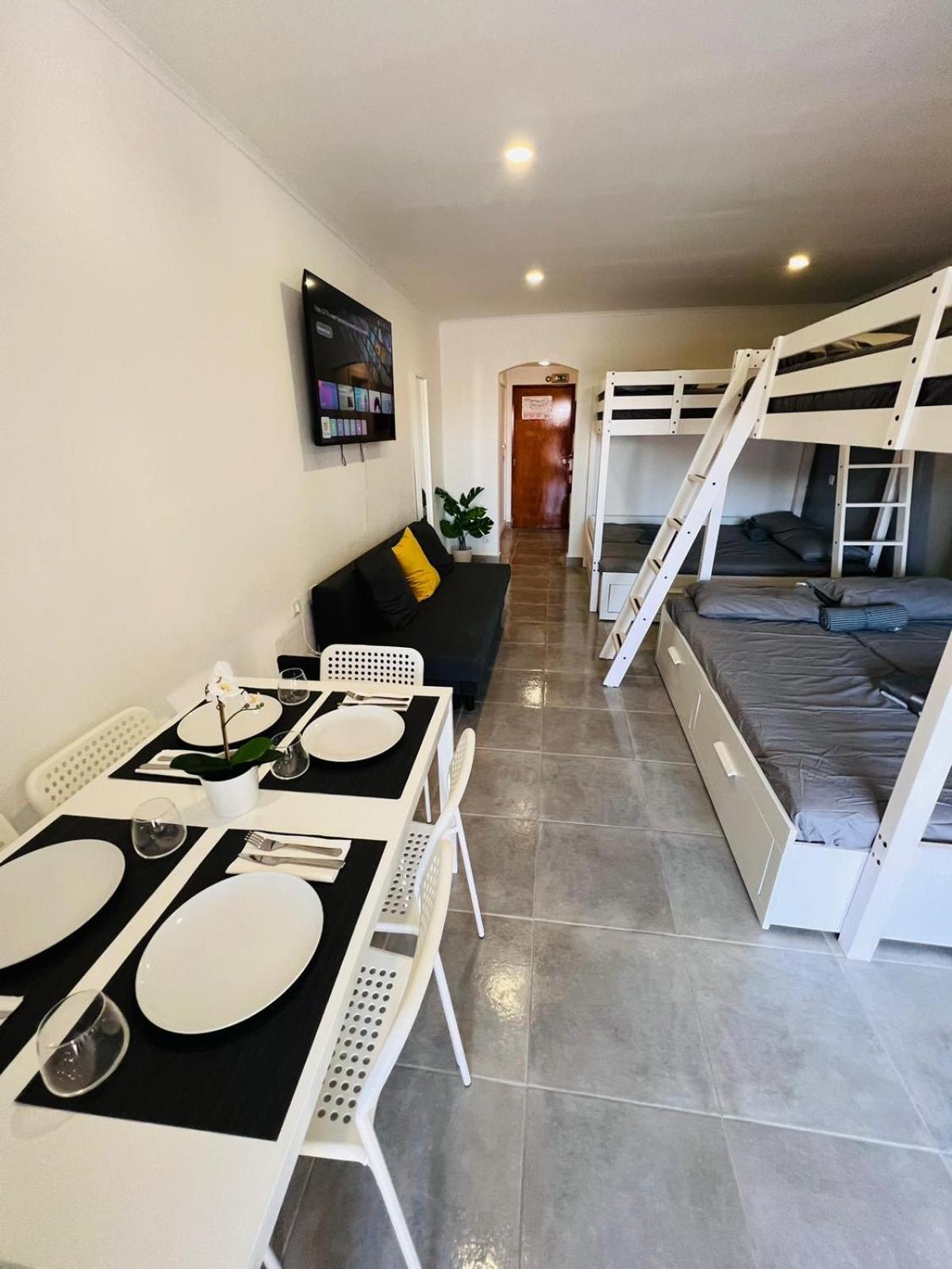 Appartement Big Studio Na Rua Da Oura, *